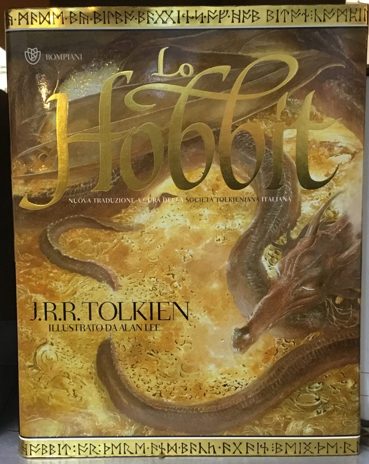 Lo Hobbit. Illustrato da Alan Lee. Prima edizione con traduzione riveduta e  corretta a cura della Società Tolkieniana Italiana – Il Morto da Feltre